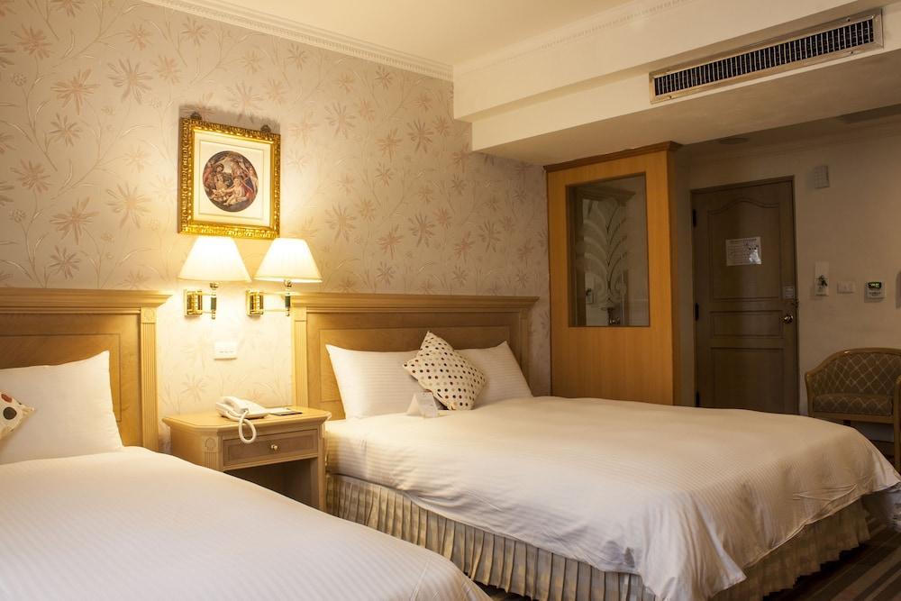 Cambridge Tainan Hotel Екстер'єр фото