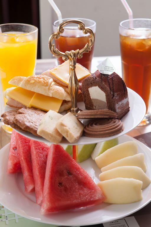 Cambridge Tainan Hotel Екстер'єр фото
