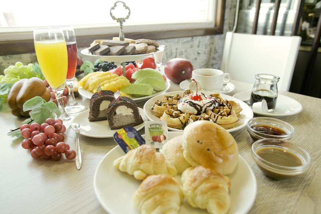 Cambridge Tainan Hotel Екстер'єр фото