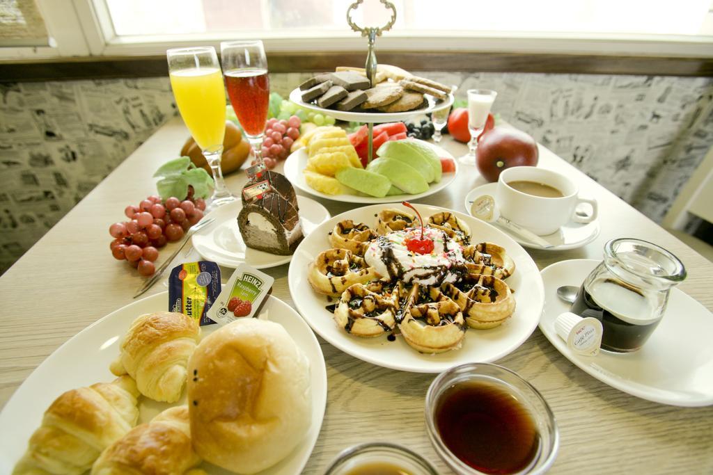 Cambridge Tainan Hotel Екстер'єр фото