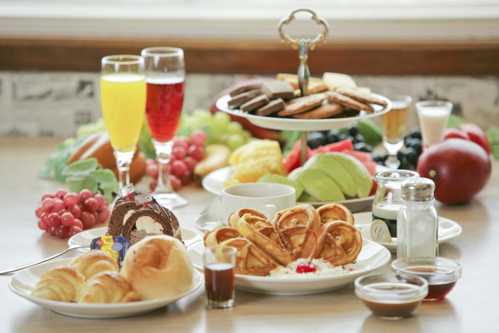 Cambridge Tainan Hotel Екстер'єр фото
