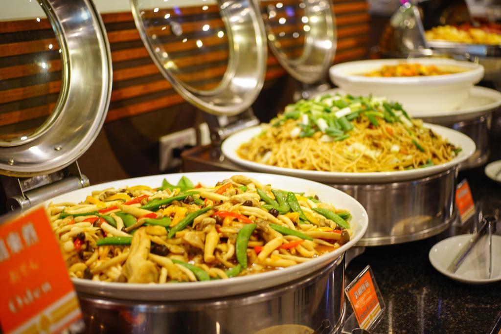 Cambridge Tainan Hotel Екстер'єр фото