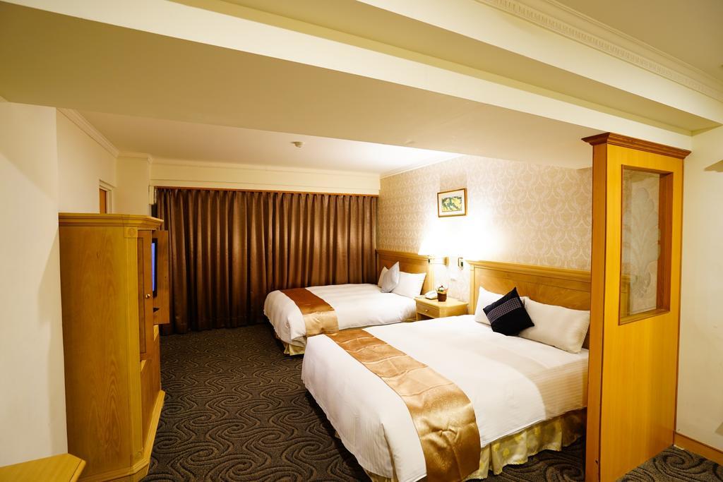 Cambridge Tainan Hotel Екстер'єр фото