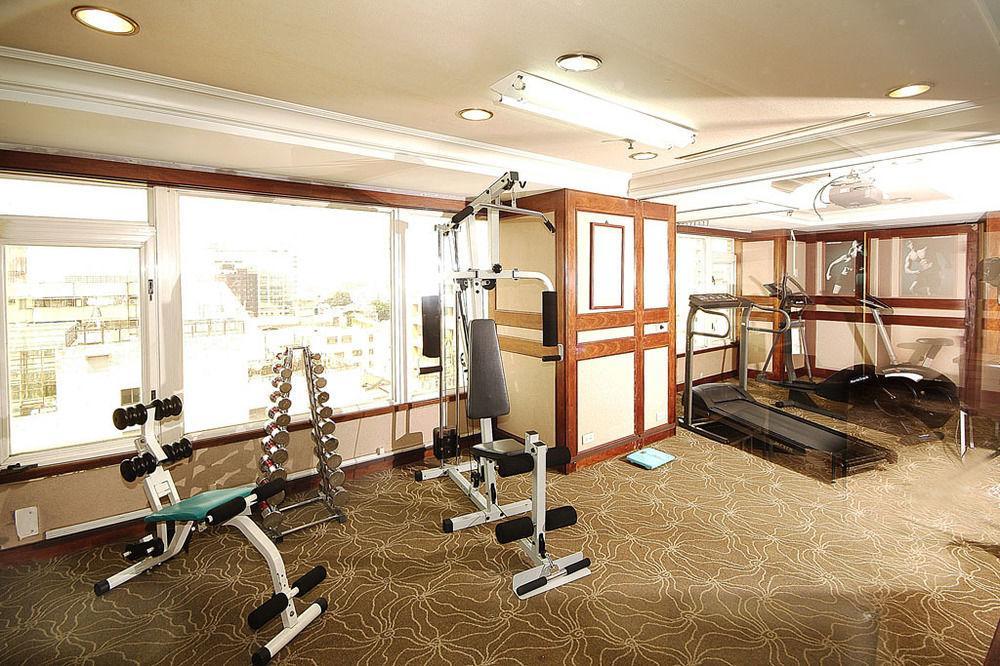 Cambridge Tainan Hotel Екстер'єр фото