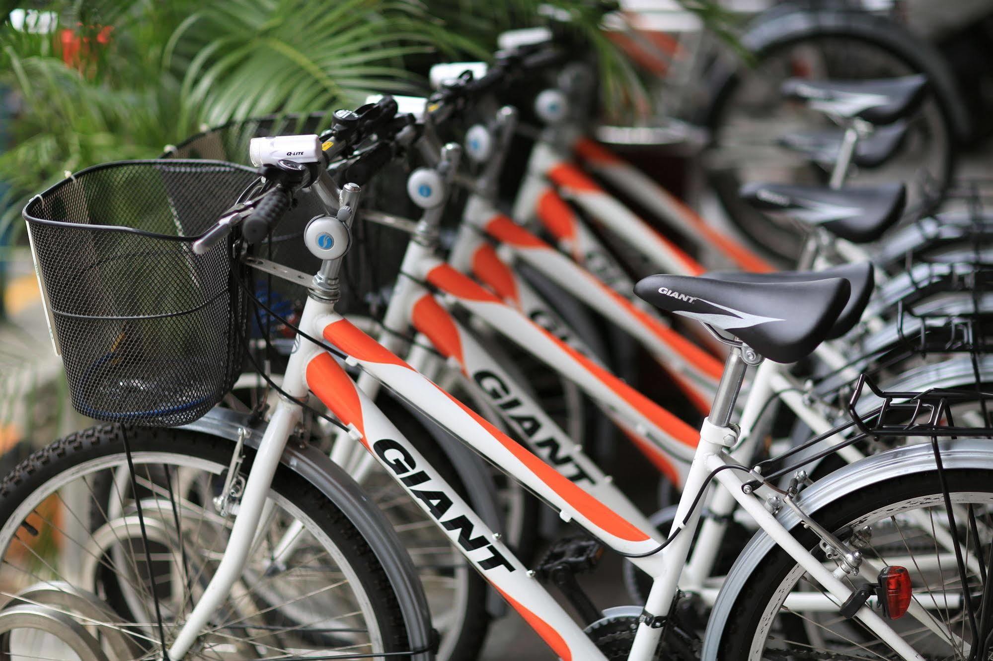 Cambridge Tainan Hotel Екстер'єр фото